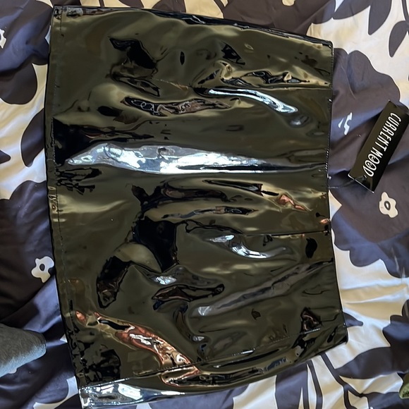 Brazen appeal micro mini skirt - Picture 2 of 7